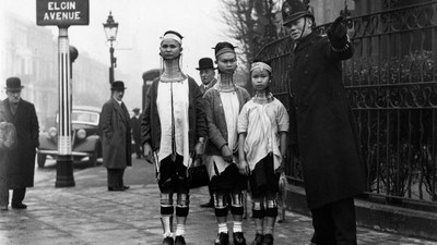 20世紀長頸族女人在倫敦：當傳統變成一種商業