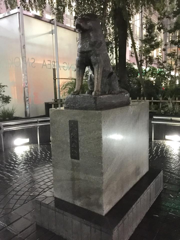 東京涉谷車站前忠犬八公像。（圖／記者董美琪攝）