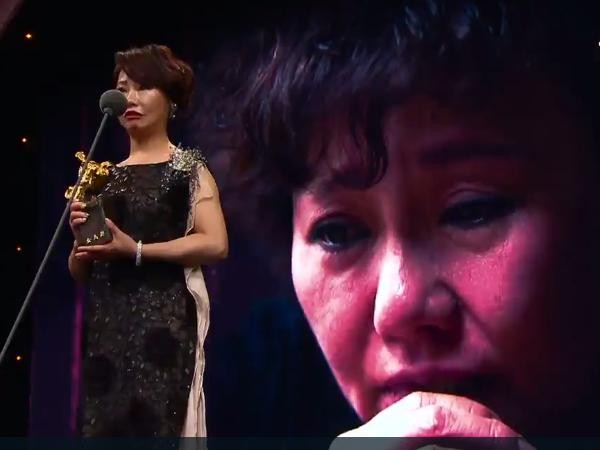 第52屆金馬獎頒獎典禮，最佳女配角得獎人呂雪鳳。（圖／翻攝friday影音）