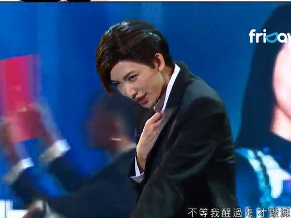 第52屆金馬獎頒獎典禮，林志玲扮男裝表演。（圖／翻攝自friDay影音）