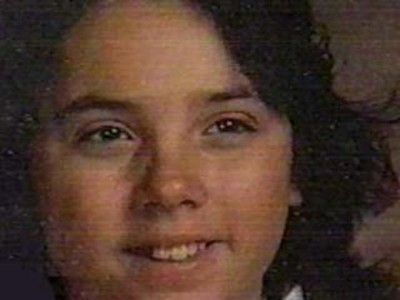 女兒遭人謀殺後，這家人連續12年接到死亡重播電話