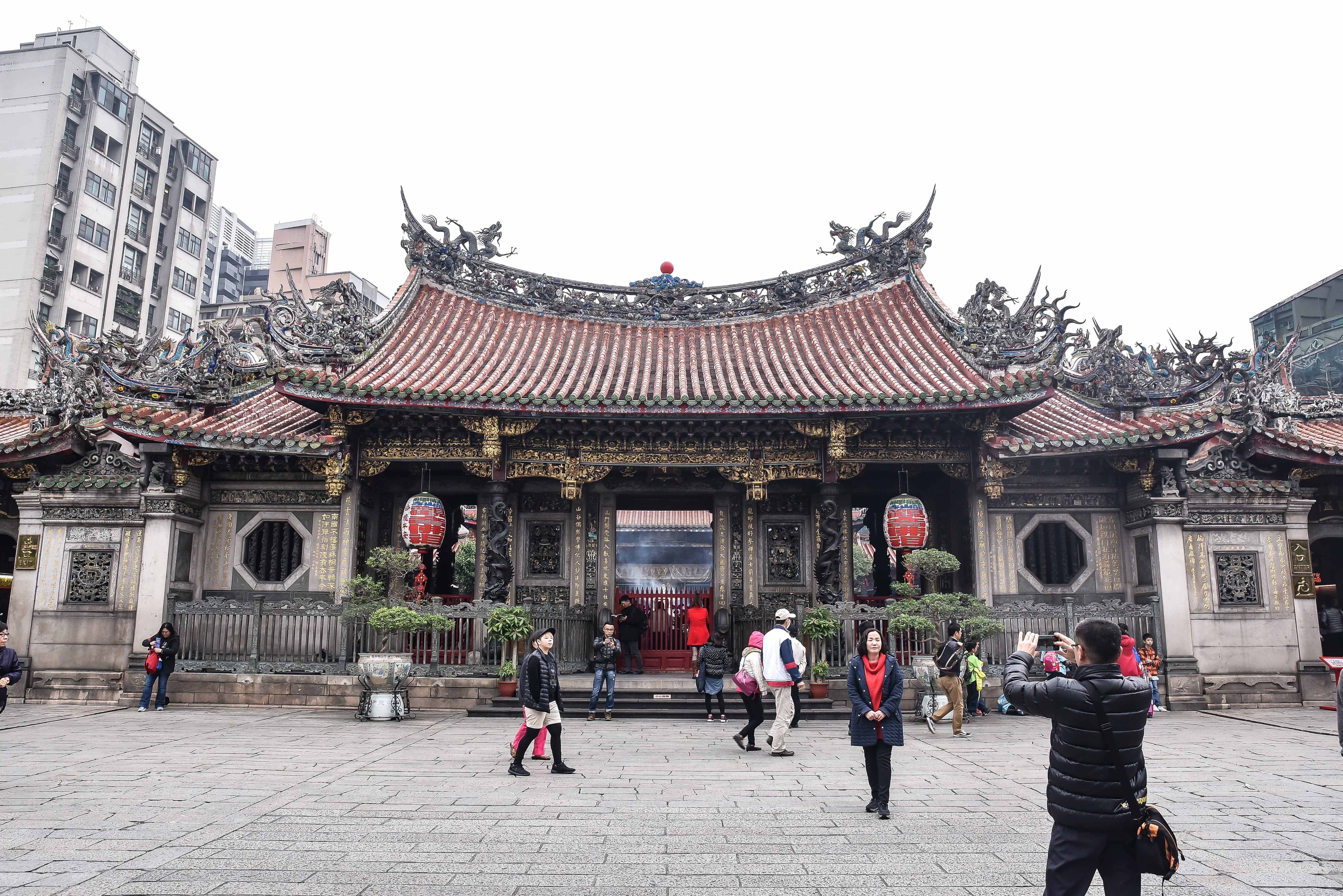 萬華龍山寺,宗教,傳統信仰,祭祀行為 。（圖／記者李毓康攝）