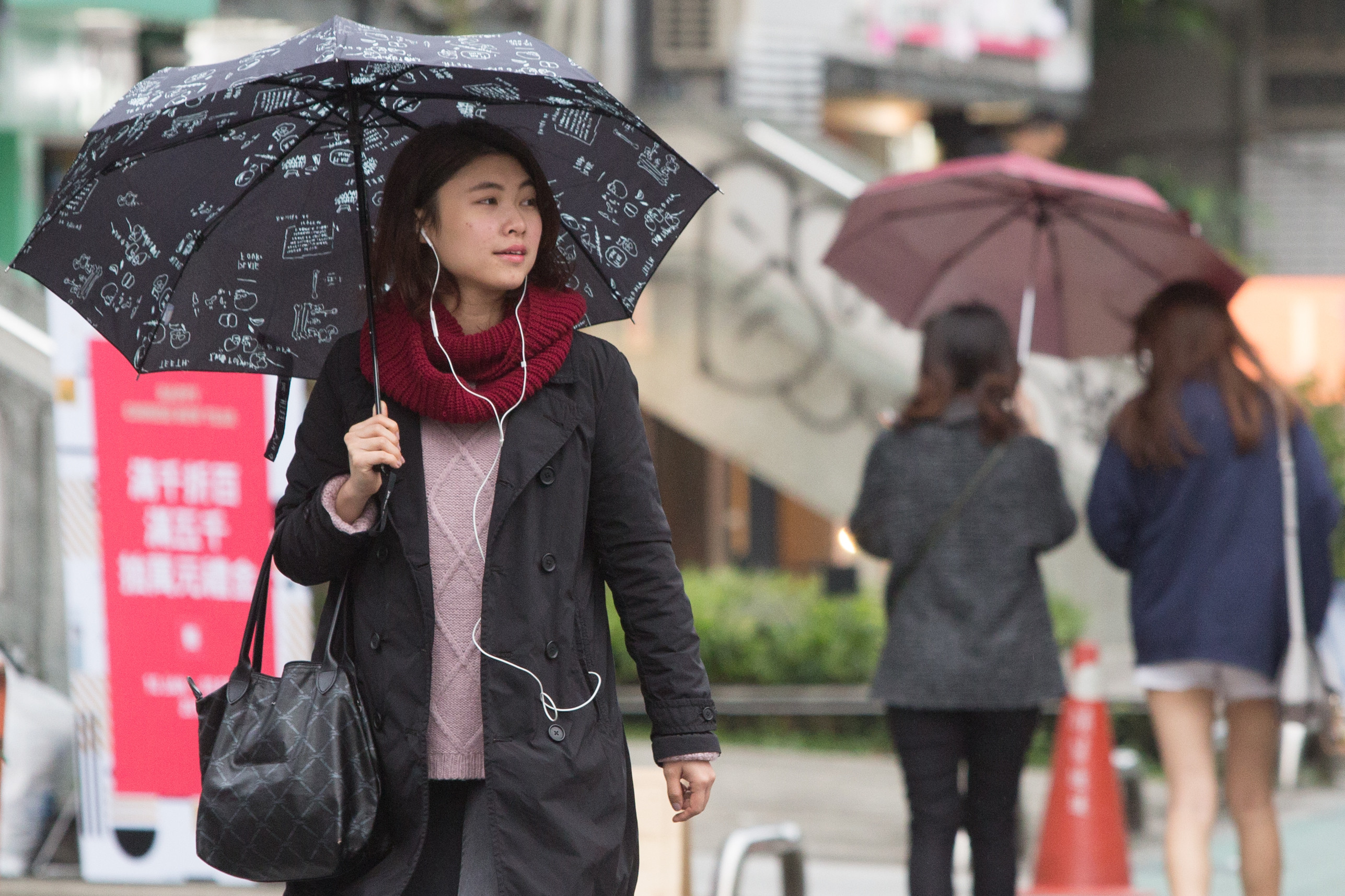 下雨,雨天,天氣預報,陰天,寒流,低溫,氣溫下降（圖／記者季相儒攝）