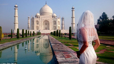 離婚女穿婚紗環遊世界…一路上還真有人跟她求婚