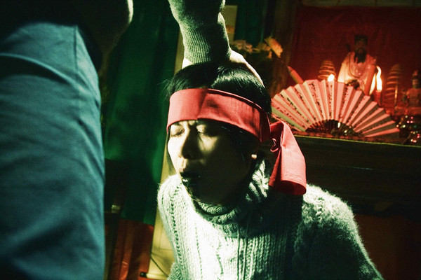 ▲香港藝人邵美琪於2007年5月16日拍攝電影《降頭》，飾演一個患上產後抑鬱症和中了降頭的小女人。（圖／CFP）