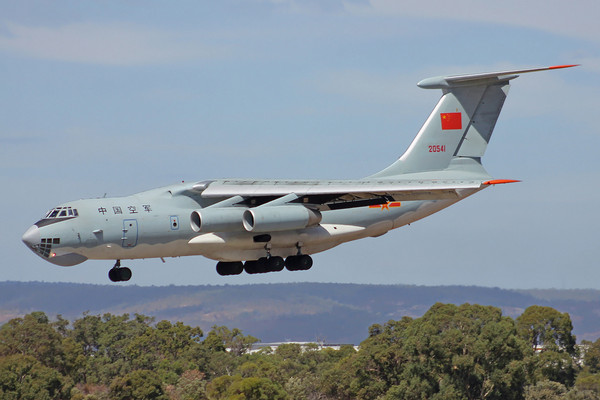 解放軍的軍用運輸機，幾乎都是從俄羅斯購買二手的伊爾-76。（圖／翻攝自維基百科）
