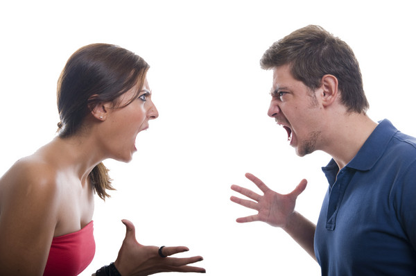 研究發現，夫妻吵架時產生的怒火可能引發心血管疾病。（圖／翻攝自網路）