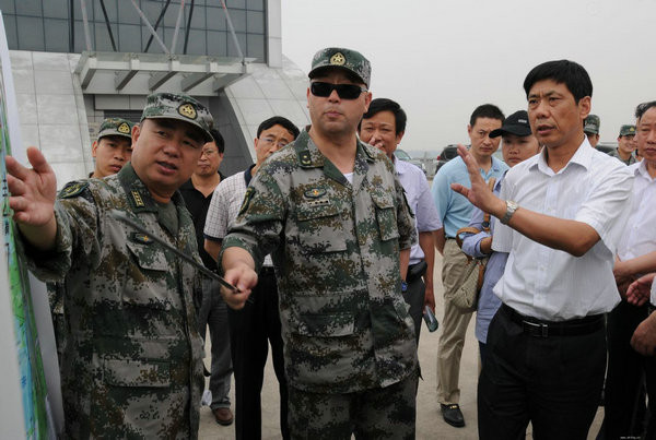 解放軍東部戰區陸軍司令員，由前南京軍區副司令員秦衛江出任。（圖／翻攝自中評網）