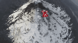超模挑戰飛越活火山，穿過滾燙濃煙心臟差點漏拍