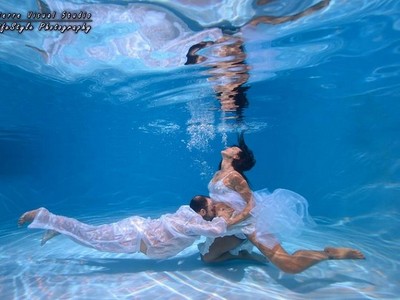 法國水下婚紗攝影，在奇幻海洋世界中世界紀錄愛情