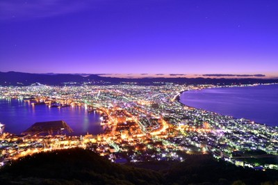 日本百萬夜景不只函館，好想跟戀人手牽手上摩耶山❤