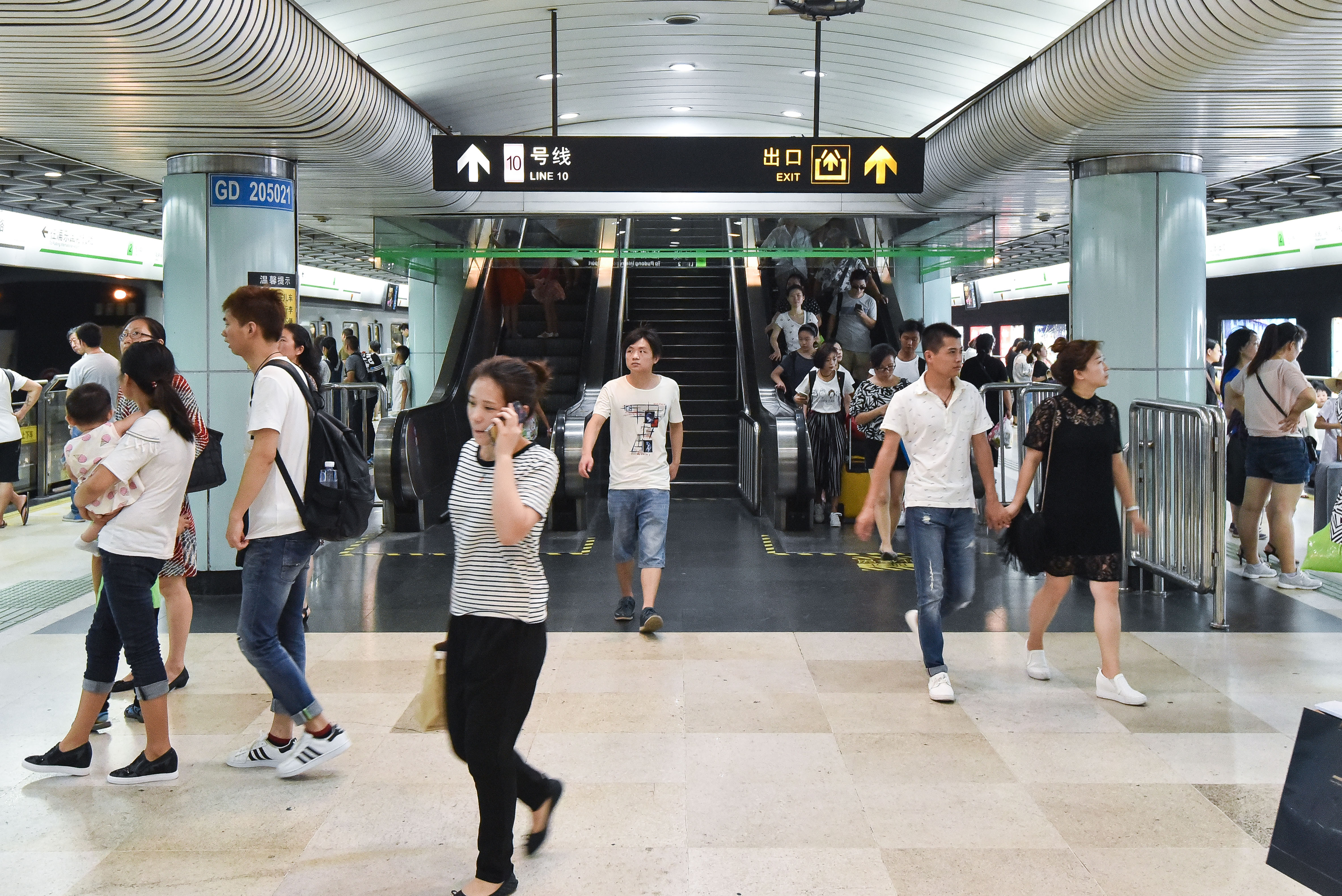 上海地鐵,城市公共運輸,大眾交通工具。（圖／記者李毓康攝）