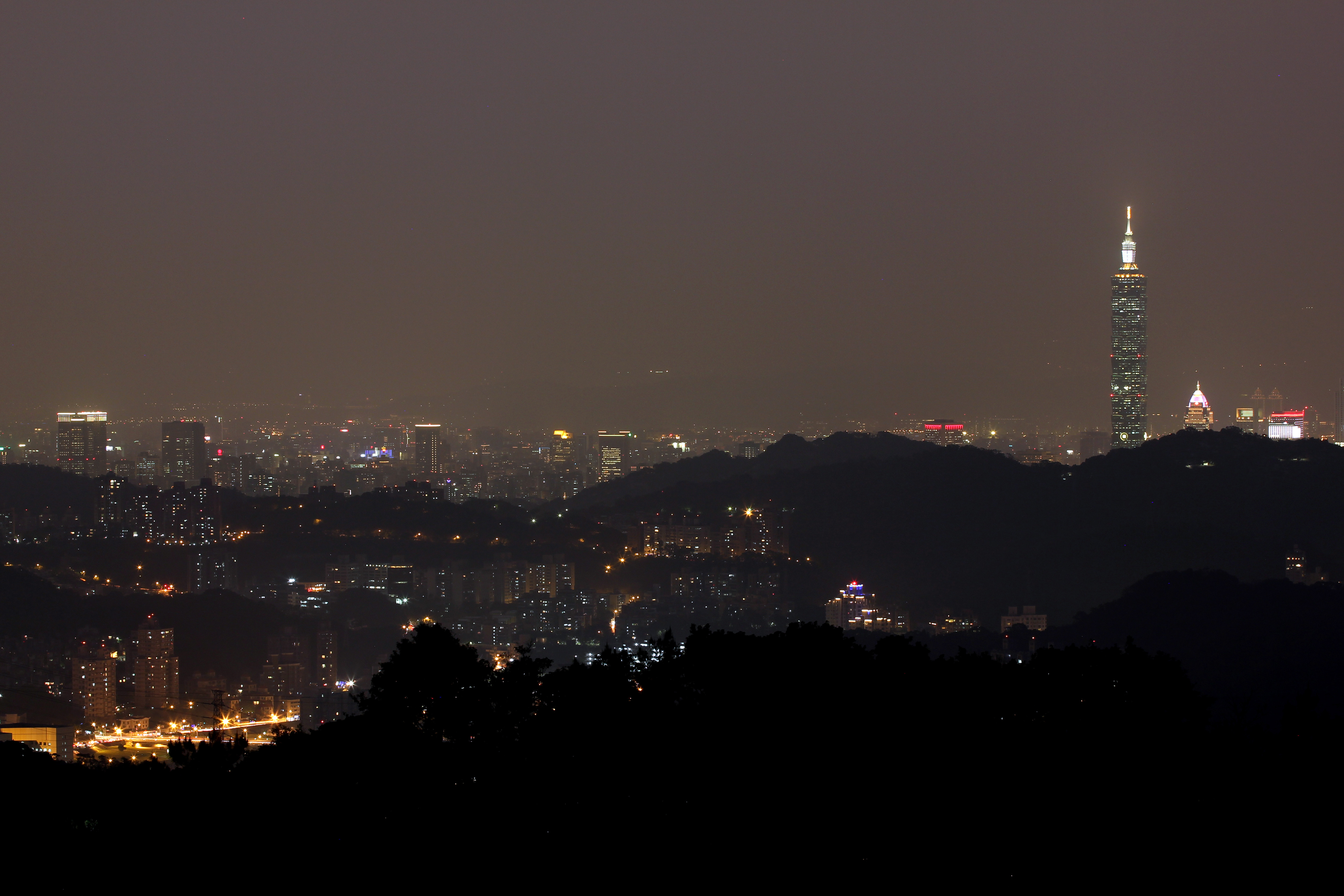台北市無敵夜景推薦。（圖／網友陳柏瑞提供，請勿隨意翻拍，以免侵權。）