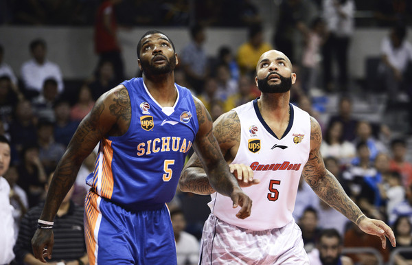 cba，史密斯（josh smith），布瑟（carlos boozer）。（圖／cfp）