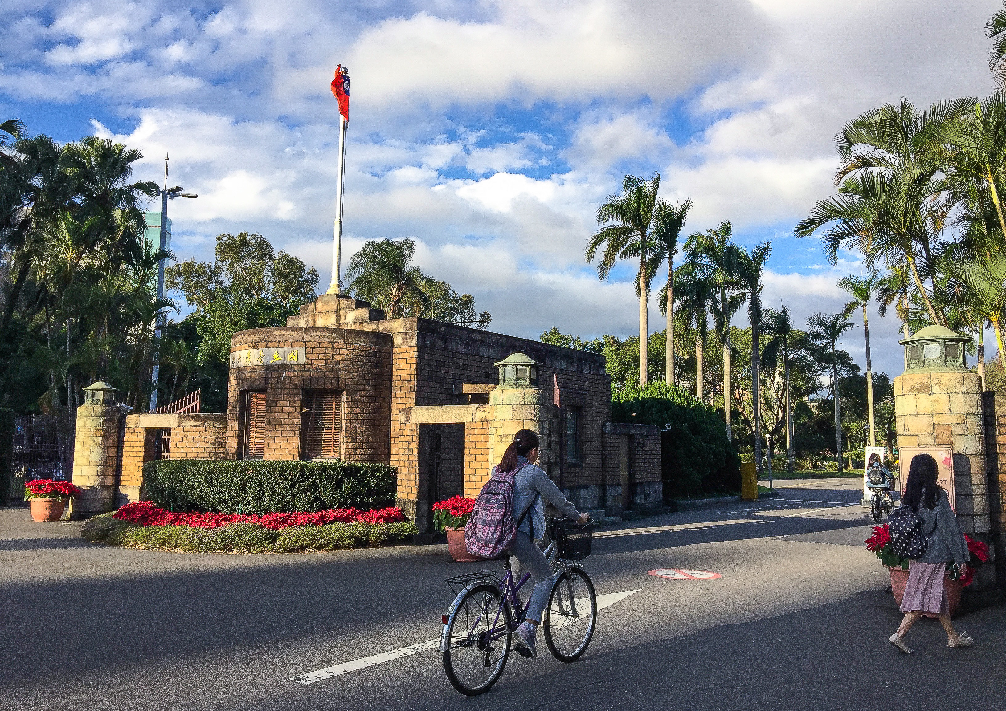 台灣大學,台大,校門（圖／記者張一中攝）