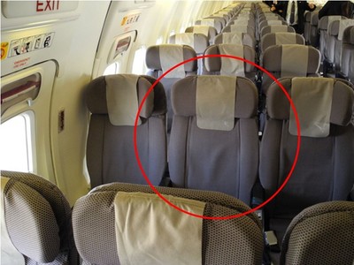 飛機「中間座位扶手」屬於誰？乘客：共享設計違反常理