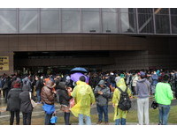 1/20為電玩展玩家日開放首日，現場已有大量玩家於現場排隊。