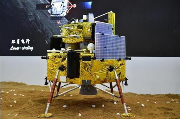 中國航天科技集團五院抓總研製的「嫦娥五號」探測器模型。（圖／翻攝自中國航天科技集團官網）