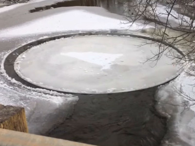 「浮冰圓盤」在河面持續旋轉，神奇物理現象在家也做得出來？