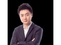 電競產業會賺錢有兩個，一部分是遊戲開發商和代理商，另一部分就是選手和主播。