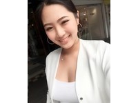 被網友稱為是「最兇百貨櫃姐」的林祐安。（圖／翻攝自IG）
