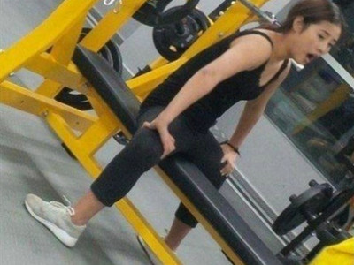 健身房偷拍正妹拉筋...照片驚見她腳掌「反折180度」？