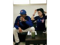 郭泰源的正妹女兒郭思瑜在臉書上心疼爸爸：「他真的很愛很愛台灣。」也希望台灣人可以多點鼓勵少謾罵。