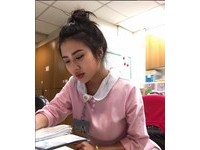 被網友封為「最辣護理師」的22歲護理師Carina Linn，她po文表示自己已經離開敏盛醫院了。（圖／翻攝自IG）