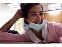 被網友封為「最辣護理師」的22歲護理師Carina Linn，她po文表示自己已經離開敏盛醫院了。（圖／翻攝自IG）