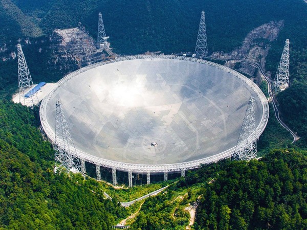 貴州天眼景區免費開放　每日限2千人參觀最大單口望遠鏡（圖／翻攝自人民日報twitter）