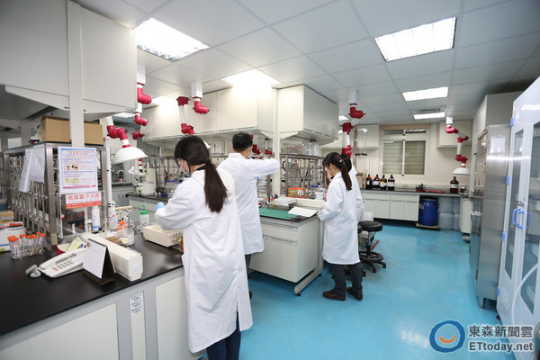 转型踏入生技领域后,靠发酵技术研发保健食品,塑造了保健食品业的传奇