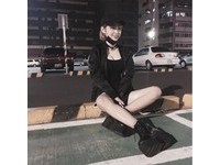 許多鄉民還封她為「2017童顏巨乳女神」。