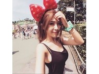 這名大馬正妹「Tong Lee Yann」是一名老闆娘，但她賣的東西是情趣用品。（圖／翻攝自IG）