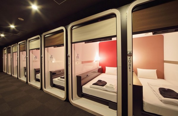 日本关西机场首间胶囊旅馆开幕 250元就能睡