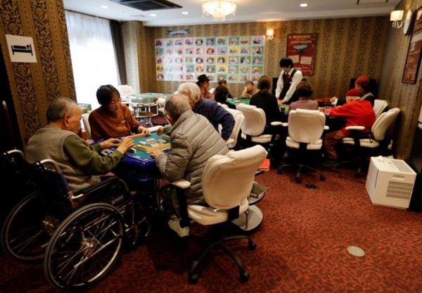 日本养老院附设赌场 打麻将、柏青哥抗痴呆 | 新