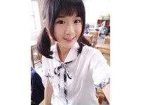 另外，她目前已經是世新大學的準大學生，未來目標是想當全方位的藝人，向蔡依林、楊丞琳看齊。