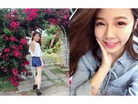 「最美牙助」大秀美背。