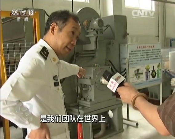 中國工程院院士、海軍工程大學電力電子研究所所長馬偉明透過央視《焦點訪談》欄目中，首度介紹無軸泵噴推進器，將運用於下代核潛艇上。（圖／翻攝自央視）