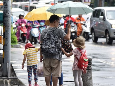 「傘被偷的人」都曾經歷這5種悲劇！下雨天不要互相傷害啦