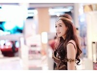 據了解，碧琪是為了在商場做活動，才會cosplay成「神力女超人」。