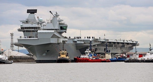 ▲▼伊麗莎白女王號」（HMS Queen Elizabeth）26日駛出蘇格蘭東部羅賽斯（Rosyth）造船廠，進入北海展開處女航。（圖／英國皇家海軍官網）