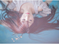 6點以後吃晚餐，那麼食物到你入睡時，可能都還沒消化完全，那就會變成脂肪，囤積在不該囤積的地方。