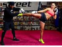 ▲香港運動泳衣模特兒、格鬥（MMA）女拳手的姜美兒（Mia Kang）。（圖／翻攝自Mia Kang Instagram）