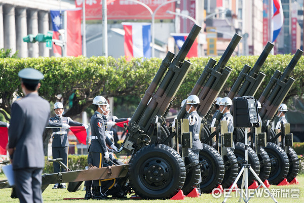 ▲▼巴拉圭總統訪台,蔡英文軍禮迎接巴拉圭總統卡提斯,陸軍關渡指揮部禮砲連,國軍禮砲連。（圖／記者季相儒攝）