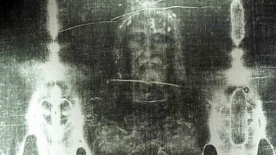 血跡浮現耶穌臉！學者證實「裹屍布死者」遭酷刑虐死　疑聖人真跡