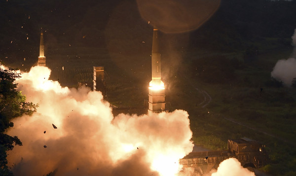 ▲▼北韓於28日晚間11時成功發射「火星-14」洲際彈道飛彈。（圖／達志影像／美聯社）