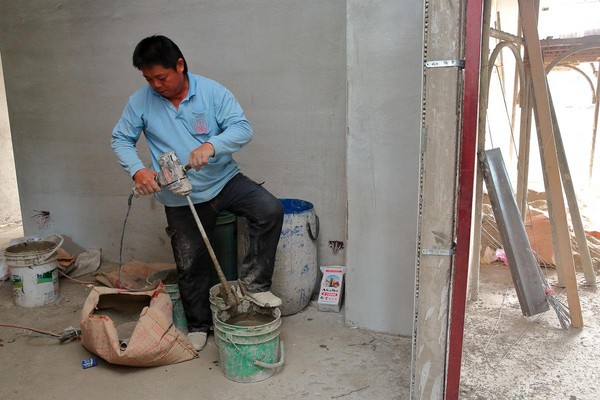 睡工地却被鬼叫起床 蔡日腾答应烧纸钱跳票.好