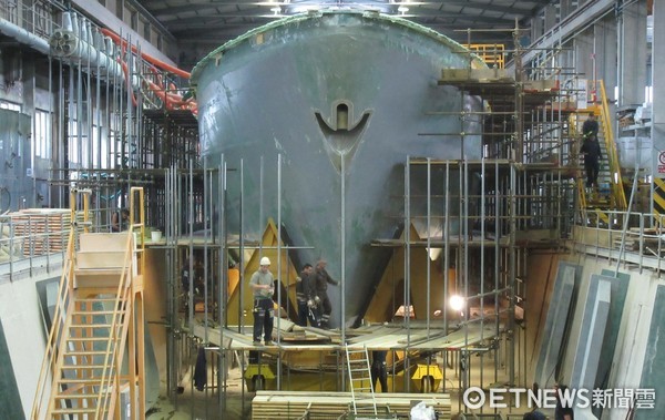 ▲海軍，獵雷艦，慶富，慶富造船。排水量達700餘噸的新艦，船型已初現，將在7月豎桅。圖為艦艏。（資料照／慶富造船提供）