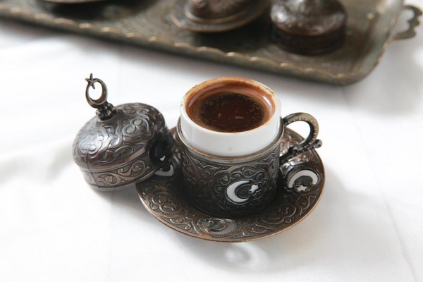 「土耳其咖啡」濃香迷人，杯裡杯外引人玩味。（150元／杯）