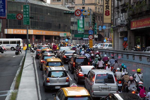 ▲▼全台大停電,跳電,交通號誌失靈,交通影響,交通打結,塞車,紅綠燈失效。（圖／記者季相儒攝）